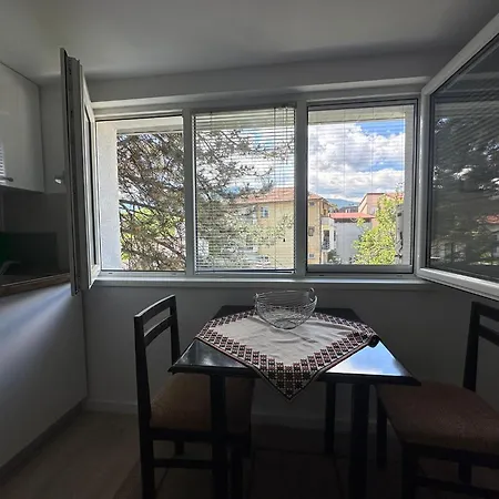 In Bohemian Sector, Appartement Skopje